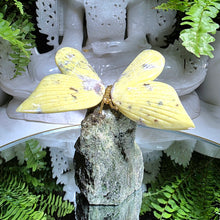 Lade das Bild in den Galerie-Viewer, Serpentin Schmetterling mit Stand
