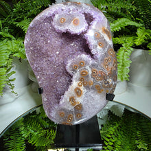 Lade das Bild in den Galerie-Viewer, Amethyst mit Stalaktitauge auf Stand
