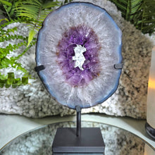 Lade das Bild in den Galerie-Viewer, Amethyst Portal mit Stand
