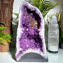Lade das Bild in den Galerie-Viewer, XL Amethyst Calcit Kathedrale
