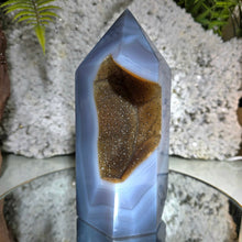Lade das Bild in den Galerie-Viewer, Großer Achat Druzy Turm
