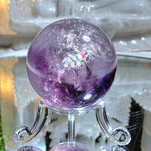 Lade das Bild in den Galerie-Viewer, High Quality Amethyst Kugel mit Phantom
