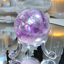 Lade das Bild in den Galerie-Viewer, High Quality Amethyst Kugel mit Phantom
