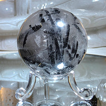 Lade das Bild in den Galerie-Viewer, Turmalinquarz Kugel (stärkster Schutzstein)
