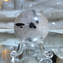 Lade das Bild in den Galerie-Viewer, Turmalinquarz Kugel (stärkster Schutzstein)
