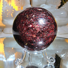 Lade das Bild in den Galerie-Viewer, High Quality Erdbeerquarz Kugel
