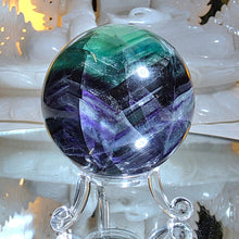 Lade das Bild in den Galerie-Viewer, Fluorit Kugel mit Stand
