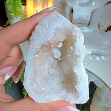 Lade das Bild in den Galerie-Viewer, Quarz Geoden Turm

