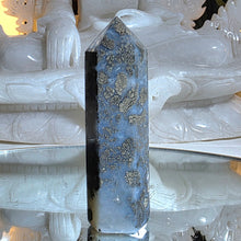 Lade das Bild in den Galerie-Viewer, Pyrit Turm
