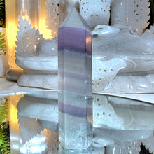Lade das Bild in den Galerie-Viewer, Lavendel Fluorit Turm
