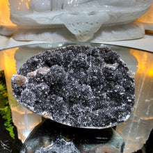Lade das Bild in den Galerie-Viewer, Schwarzer Galaxy Amethyst Cluster
