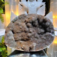 Lade das Bild in den Galerie-Viewer, Prasiolith Cluster mit Zuckerkristallen
