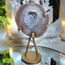 Lade das Bild in den Galerie-Viewer, Achat mit Druzy auf Stand
