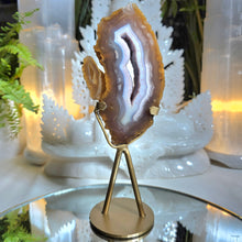 Lade das Bild in den Galerie-Viewer, Achat mit Druzy auf Stand
