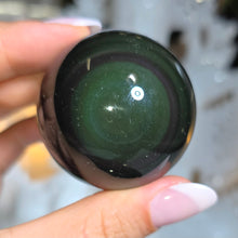 Lade das Bild in den Galerie-Viewer, Regenbogen Obsidian Kugel
