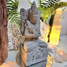 Lade das Bild in den Galerie-Viewer, XL Lavastein Shiva (handgefertigt) - Gott der Transformation und Erneuerung

