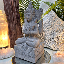 Lade das Bild in den Galerie-Viewer, XL Lavastein Shiva (handgefertigt) - Gott der Transformation und Erneuerung
