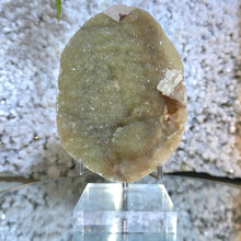 Lade das Bild in den Galerie-Viewer, Prasiolith Cluster auf Stand
