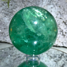 Lade das Bild in den Galerie-Viewer, XL Fluorit Kugel mit Stand
