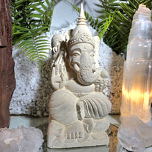Lade das Bild in den Galerie-Viewer, XL Kalkstein Ganesha (handgefertigt) - Der Gott des Erfolgs &amp; Glücks
