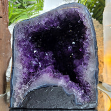 Lade das Bild in den Galerie-Viewer, Große Amethyst Kathedrale
