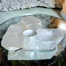 Lade das Bild in den Galerie-Viewer, Bergkristall Teelichthalter
