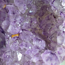 Lade das Bild in den Galerie-Viewer, XL Amethyst Kugel mit Calcit auf Stand
