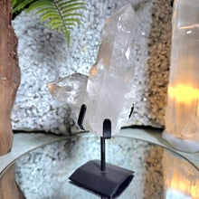 Lade das Bild in den Galerie-Viewer, Bergkristall Cluster auf Stand

