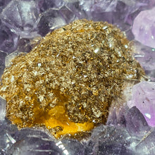 Lade das Bild in den Galerie-Viewer, XXL Amethyst Tisch mit Zuckerkristallen
