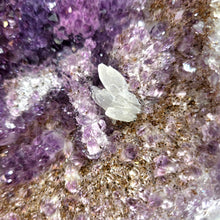 Lade das Bild in den Galerie-Viewer, XL Glitzertraum Amethyst &amp; Achat auf Stand
