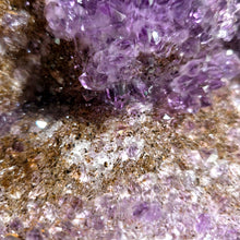 Lade das Bild in den Galerie-Viewer, XL Glitzertraum Amethyst &amp; Achat auf Stand
