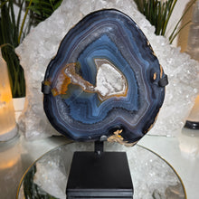 Lade das Bild in den Galerie-Viewer, Achat auf Stand
