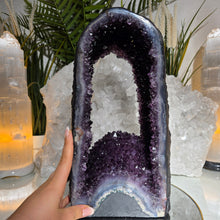Lade das Bild in den Galerie-Viewer, Amethyst Portal selbststehend
