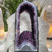 Lade das Bild in den Galerie-Viewer, Amethyst Portal selbststehend
