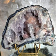 Lade das Bild in den Galerie-Viewer, Stalaktit Höhle mit Stand

