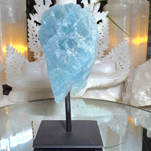 Lade das Bild in den Galerie-Viewer, Aquamarin Rohstein
