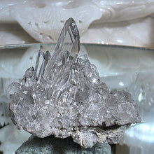 Lade das Bild in den Galerie-Viewer, Bergkristall Stufe

