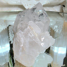Lade das Bild in den Galerie-Viewer, Bergkristall Stufe
