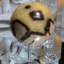 Lade das Bild in den Galerie-Viewer, Septarie Drachenstein Kugel mit Stand
