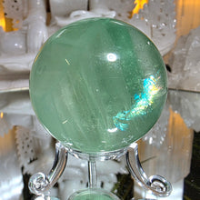 Lade das Bild in den Galerie-Viewer, Fluorit Kugel mit Stand
