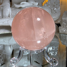 Lade das Bild in den Galerie-Viewer, Rosenquarz Kugel mit Stand
