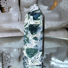 Lade das Bild in den Galerie-Viewer, Baumachat Turm
