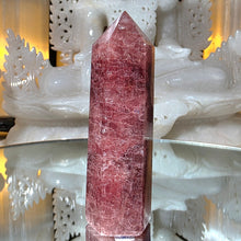 Lade das Bild in den Galerie-Viewer, Erdbeerquarz Turm
