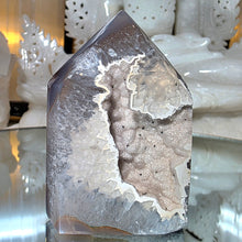 Lade das Bild in den Galerie-Viewer, Achat Druzy Turm
