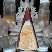 Lade das Bild in den Galerie-Viewer, Achat Druzy Spitze
