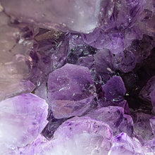 Lade das Bild in den Galerie-Viewer, Große Amethyst Kathedrale poliert
