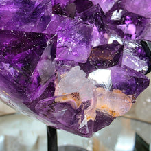 Lade das Bild in den Galerie-Viewer, Amethyst Herz auf Stand
