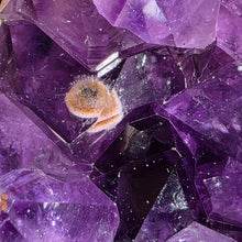 Lade das Bild in den Galerie-Viewer, Amethyst Herz auf Stand
