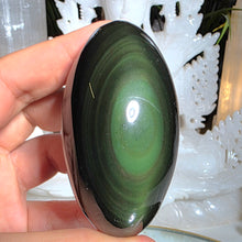 Lade das Bild in den Galerie-Viewer, Regenbogen Obsidian Taschenstein
