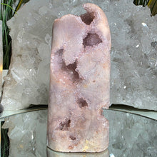 Lade das Bild in den Galerie-Viewer, Pink Amethyst Freeform

